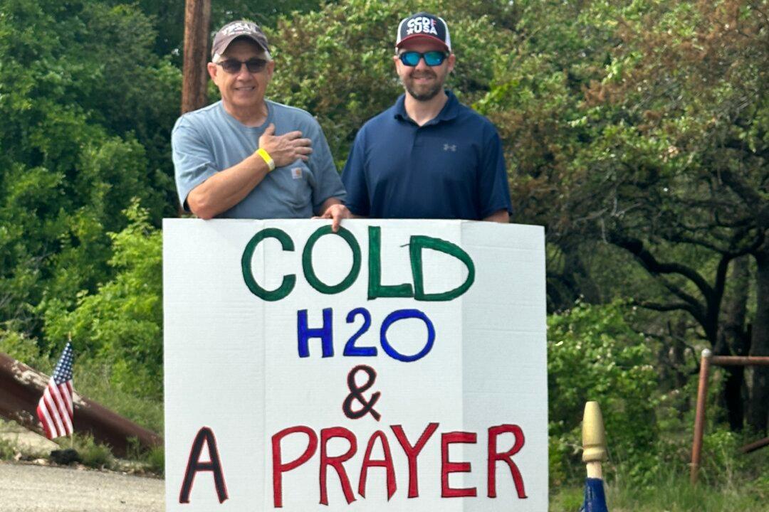 ‘Prayer Warriors’ Gather to Peacefully Intercede Next to Texas Satanist Festival