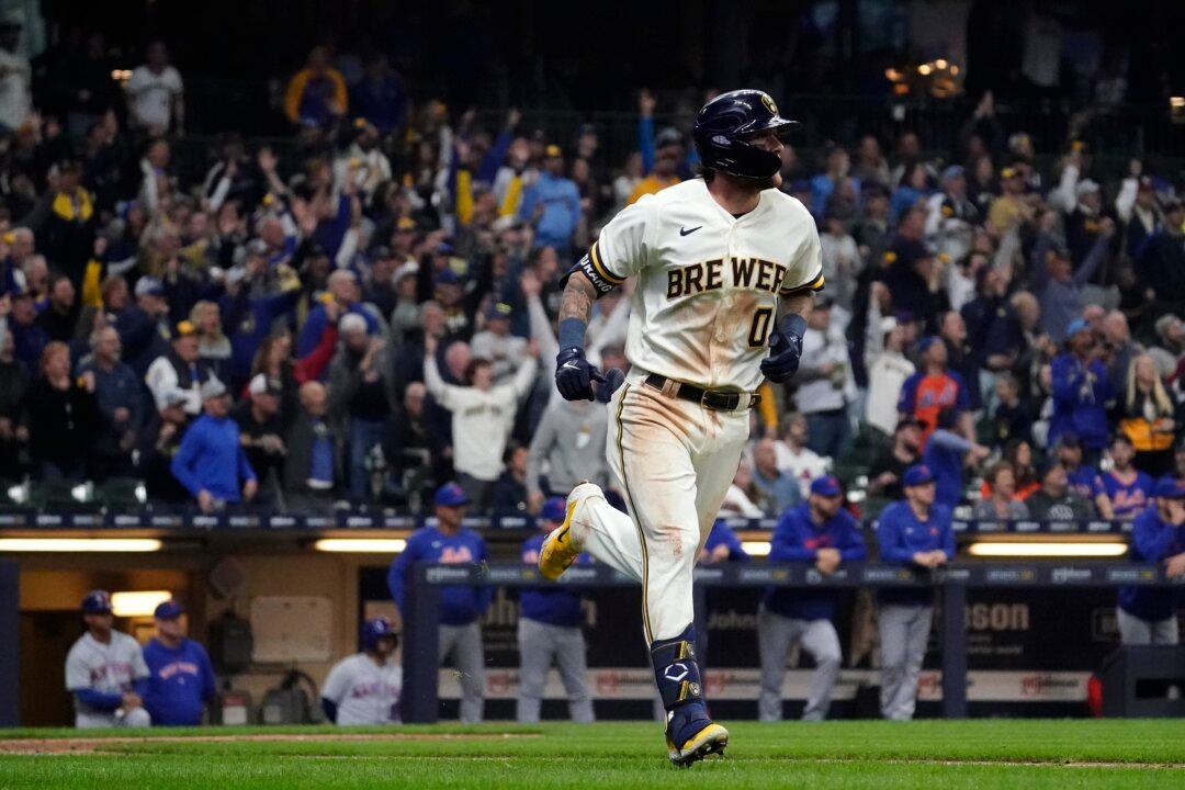 Turang Hits Slam for 1st MLB Homer as Brewers Rip Mets 10–0