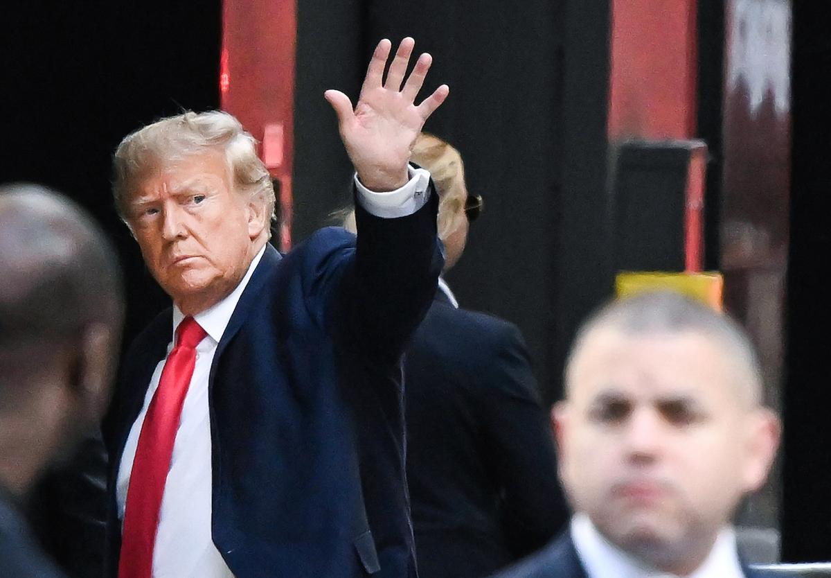 Former Assistant US Attorney Weighs in on Trump’s Defense Strategy Ahead of Arraignment