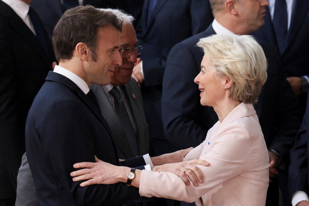 EU Leaders Head to China for Delicate Talks on Ukraine, Trade