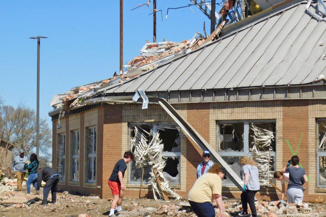 Severe Storms Including Hail, Tornadoes Hit Midwest, South