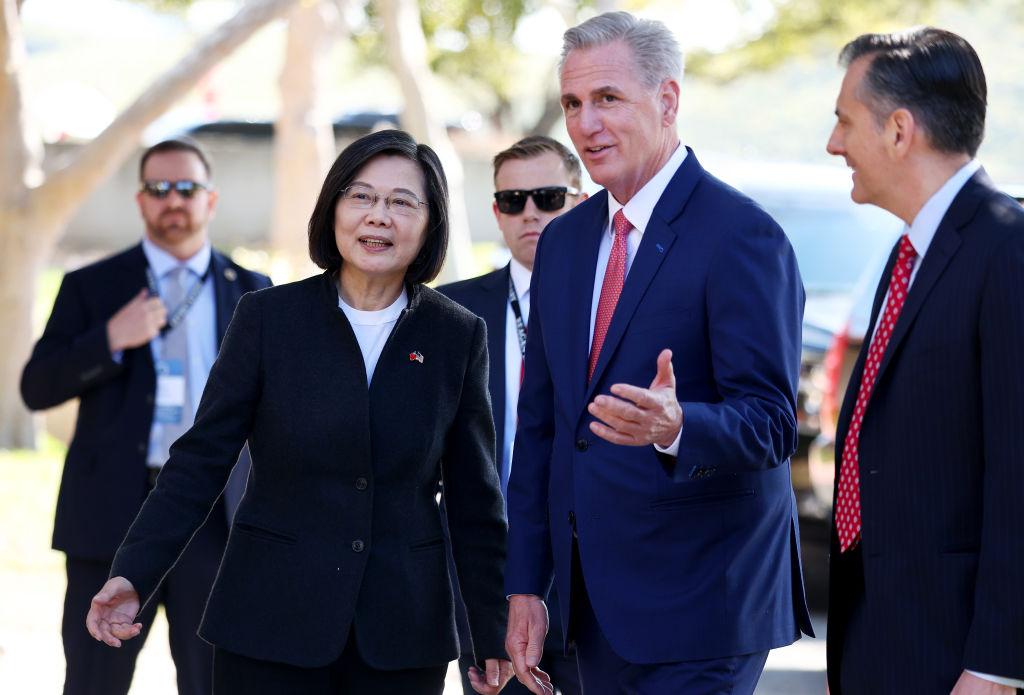 Pelosi Praises McCarthy Meeting With Taiwan President