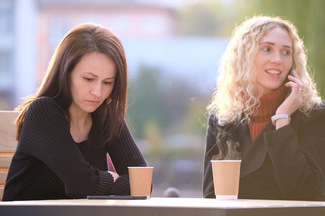 Dear Dr. Chloe, My Friend Makes Constant Rude Remarks, and Ignores Me in Our Group Chat