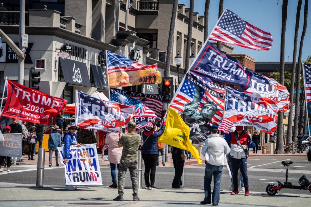 Trump Rallies Pop Up in Orange County After Indictment