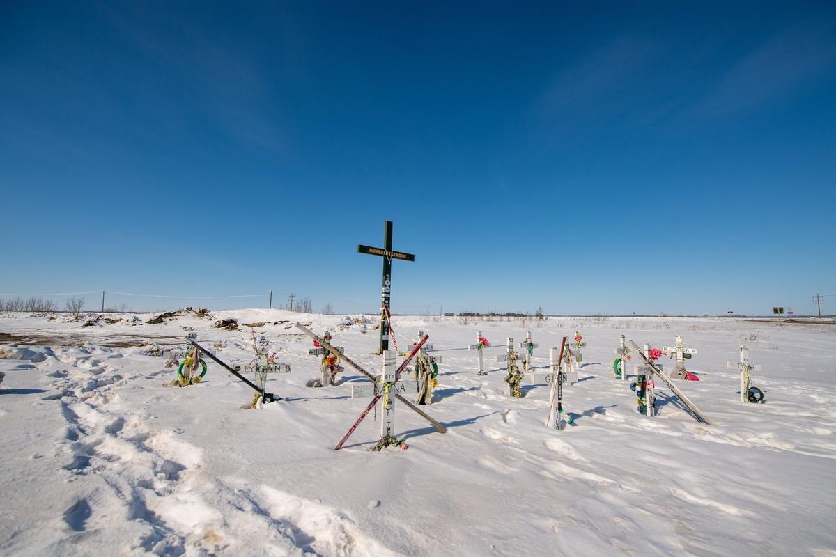 Manitoba RCMP, Community Leaders Look to Saskatchewan After Deadly Crash
