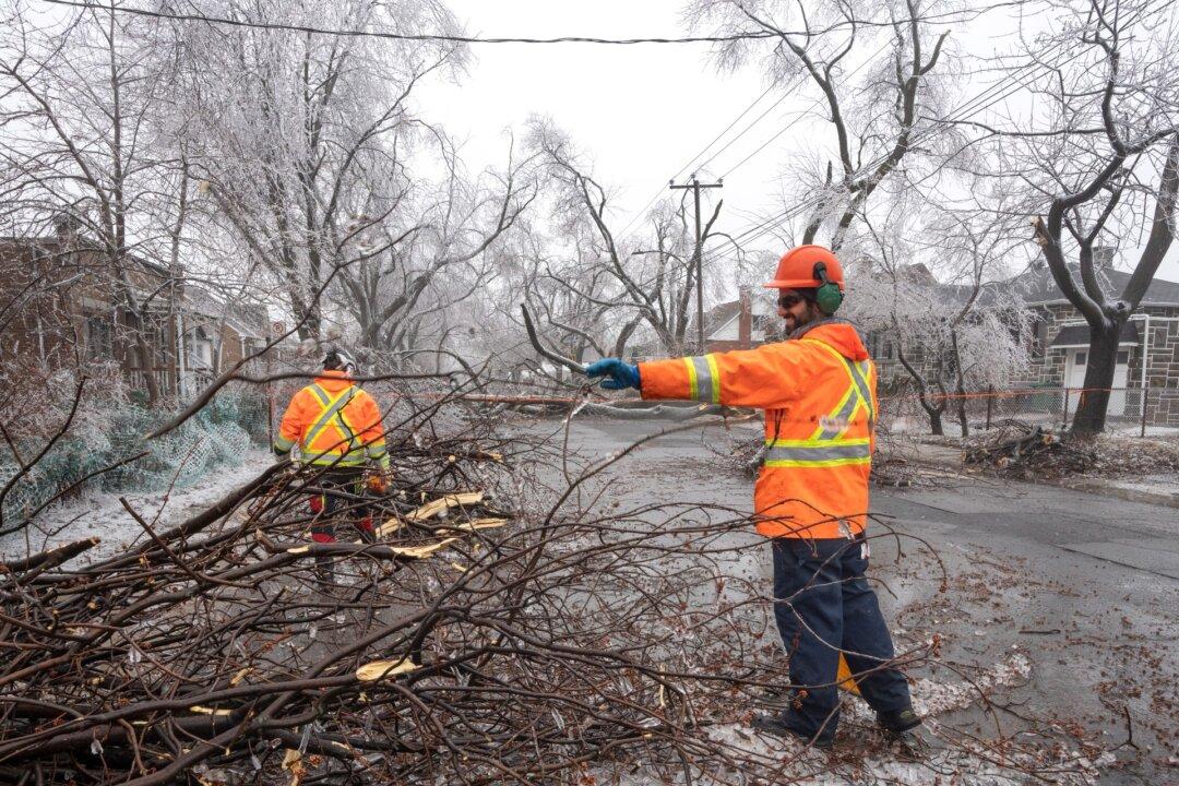 1 Death Confirmed in Quebec Ice Storm, Most Will Have Power by Friday Night, Says Premier