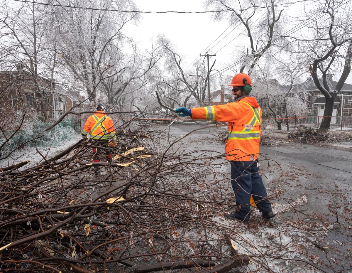 1 Death Confirmed in Quebec Ice Storm, Most Will Have Power by Friday Night, Says Premier