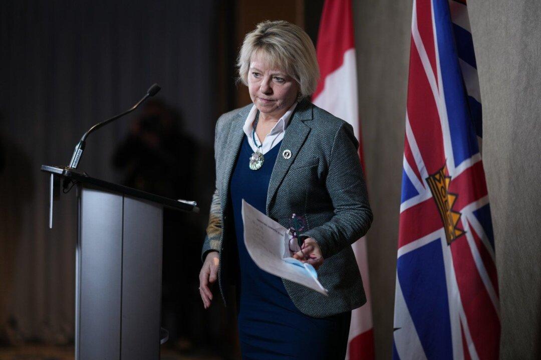 BC Lifts Health-Care Mask Rules With Province ‘Emerging’ From Pandemic, Henry Says