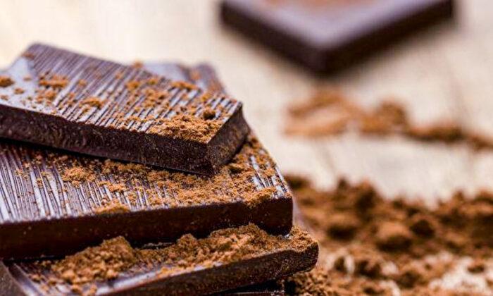 Enjoy the Benefits of Dark Chocolate in Moderation: Experts Warn Against Excessive Consumption
