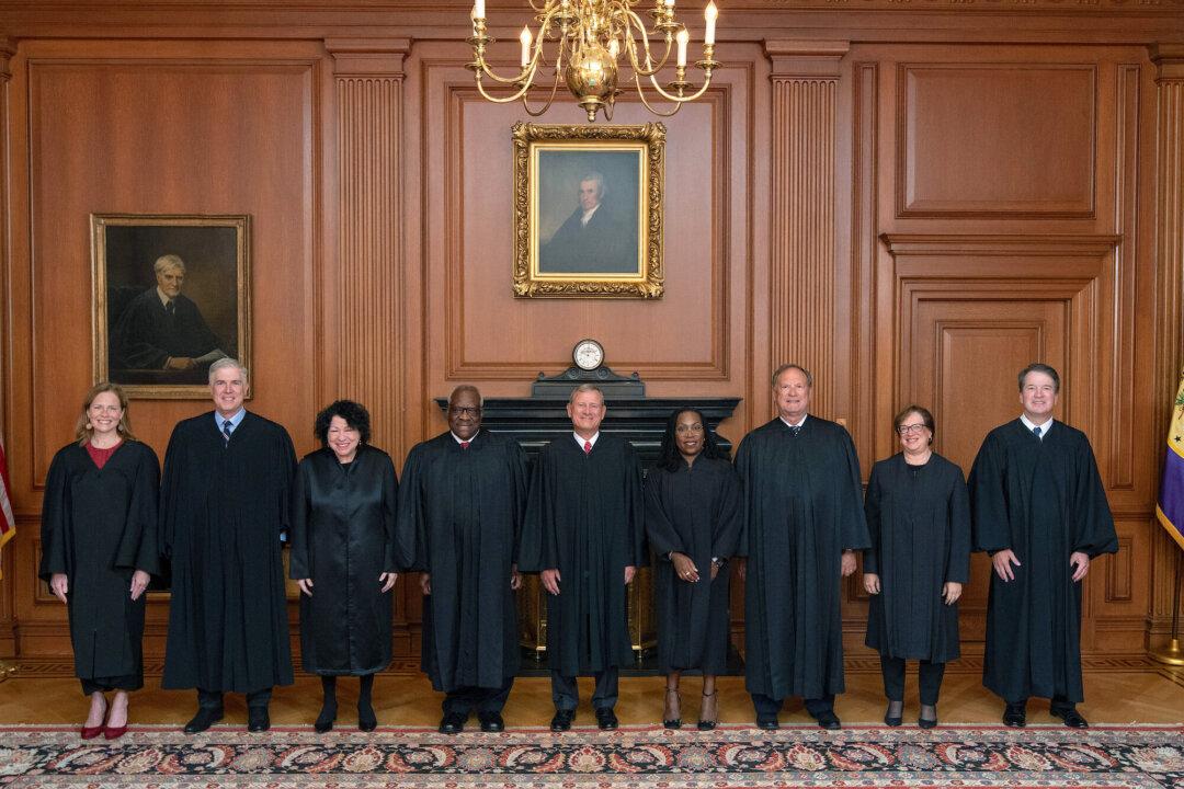 US Supreme Court Won’t Halt Student Loan Class-Action Settlement