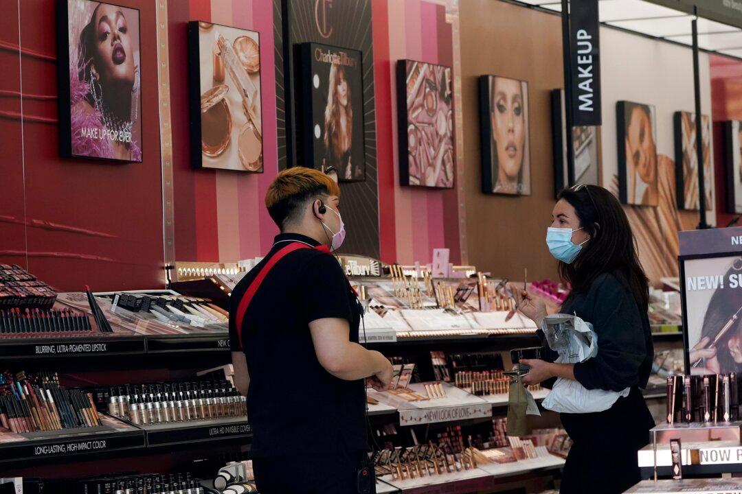 US States Consider Ban on Cosmetics With ‘Forever Chemicals’