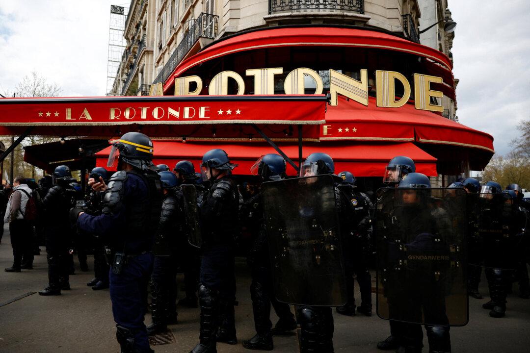 Pension Protesters Target Paris Bistro Favored by Macron