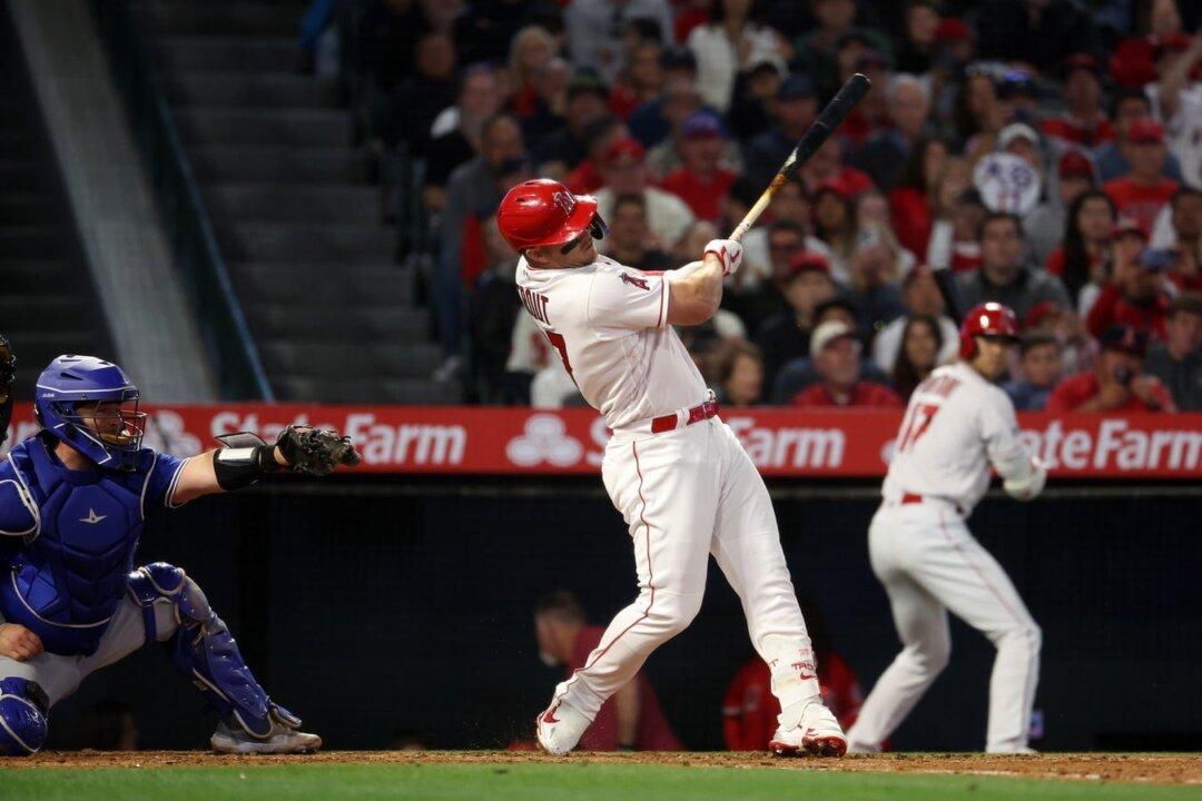 Mike Trout Hits One of Angels’ Three Homers in Win Over Jays