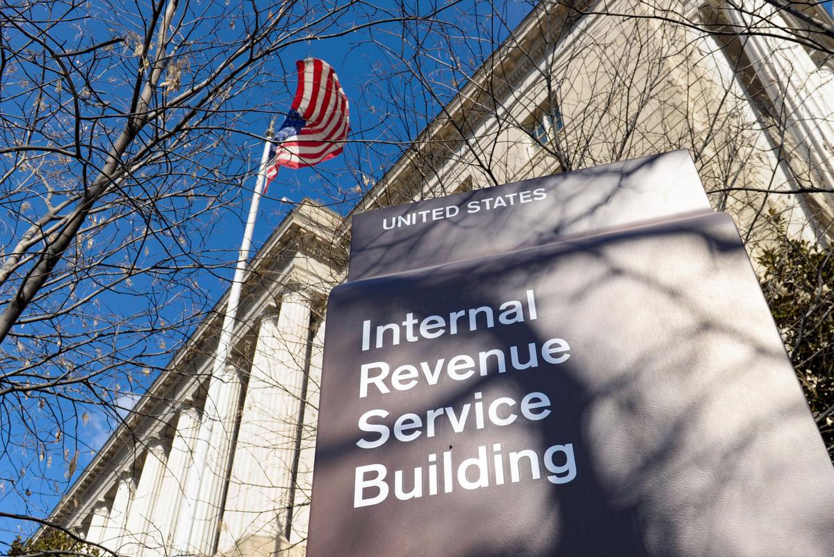 Self-Employed Americans Must Pay Taxman by June 15 Deadline: IRS