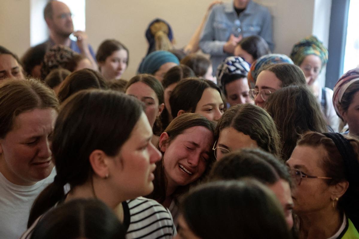 Israeli Sisters Killed in Shooting Attack Laid to Rest