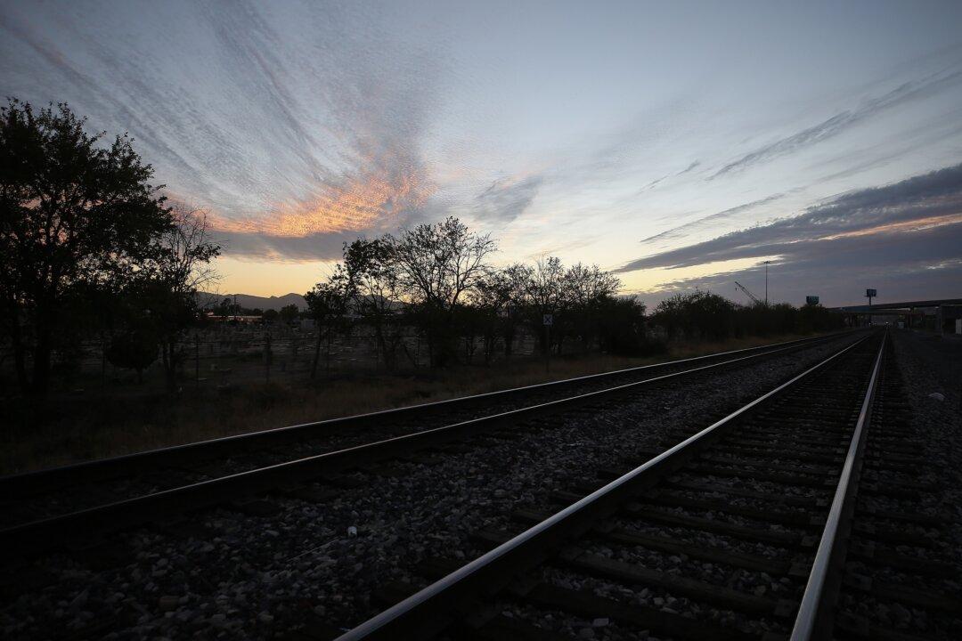 Empty Tank Cars Derail in Texas Rail Yard, No Injuries