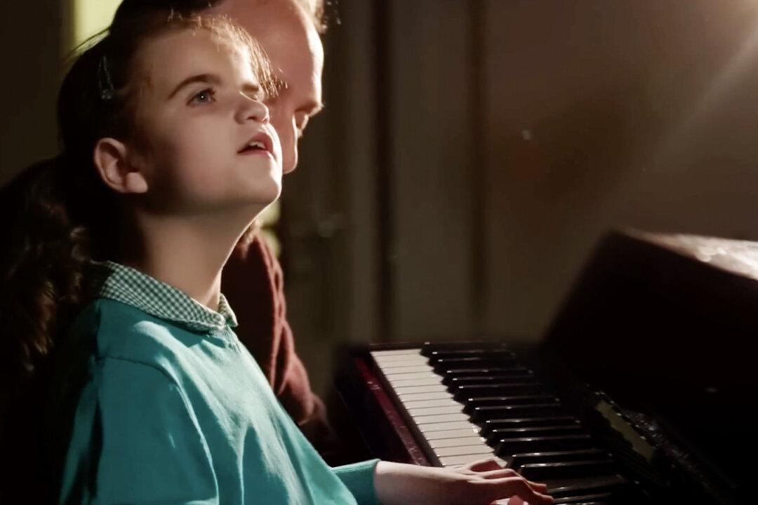Blind Piano Prodigy With Severe Autism Leaves Audiences in Awe With Her Amazing Musical Gift