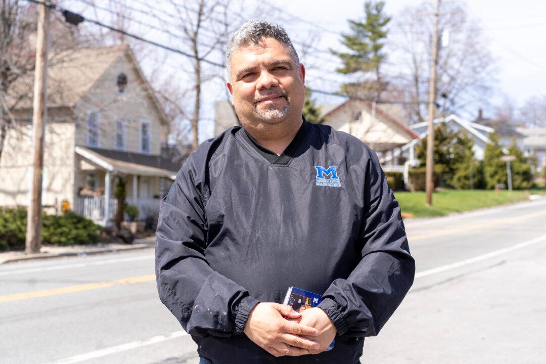 Middletown School District Board Member Kevin Gomez Runs for Reelection