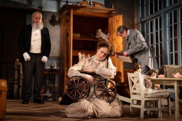 (L—R) Firs (Francis Guinan), Lyubov Ranevskaya (Kate Fry) and Leonid Gayev (Christopher Donahue), in Anton Chekhov’s “The Cherry Orchard.” (Goodman Press)