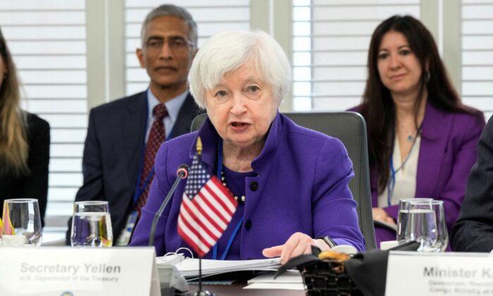 Yellen Urges Continued ‘Significant, Predictable and Timely’ Aid for Ukraine