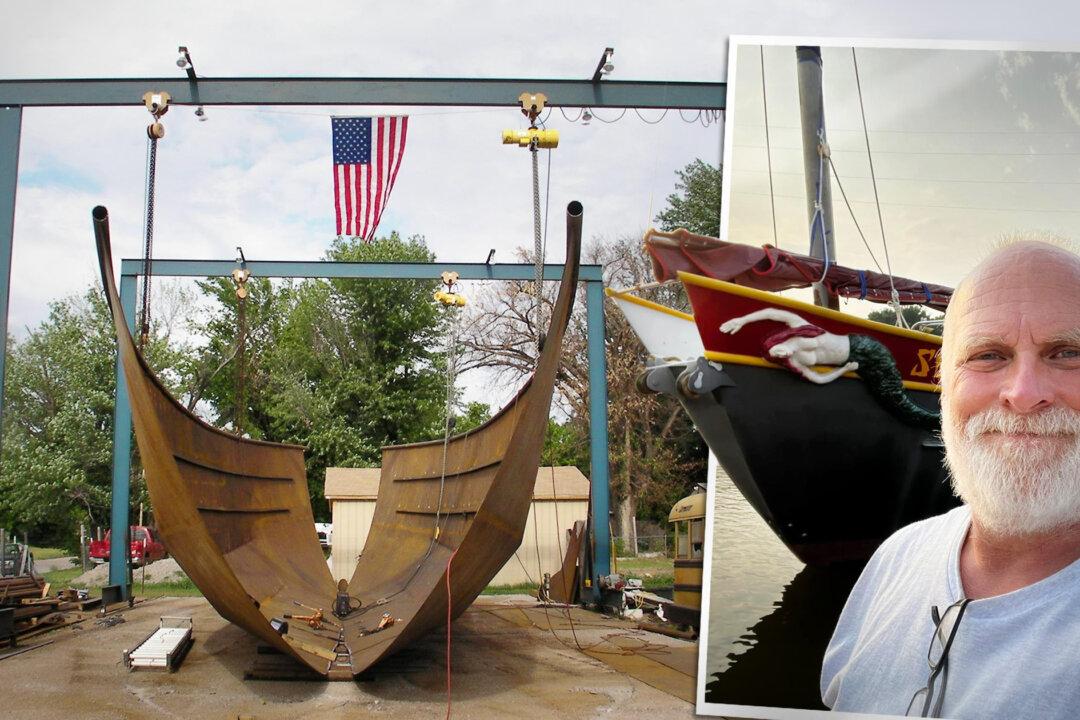 Man Spends Over a Decade Building 74-foot Steel Boat in Yard, Sails Down Mississippi to Gulf of Mexico