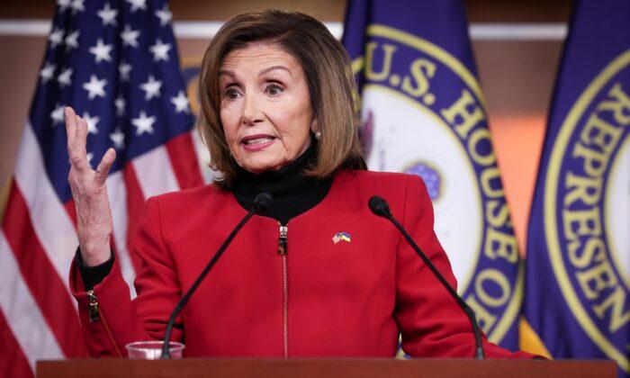 Nancy Pelosi Suggests Calls for Sen. Dianne Feinstein to Resign Are Sexist