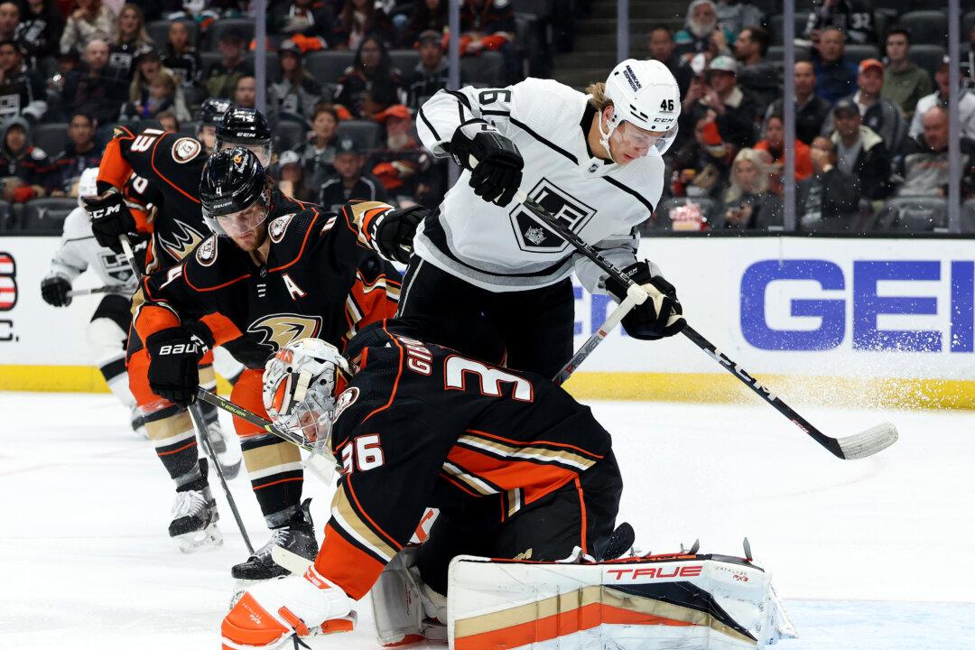 Kempe’s Hat Trick Sends 3rd-Place Kings Past NHL-Worst Ducks