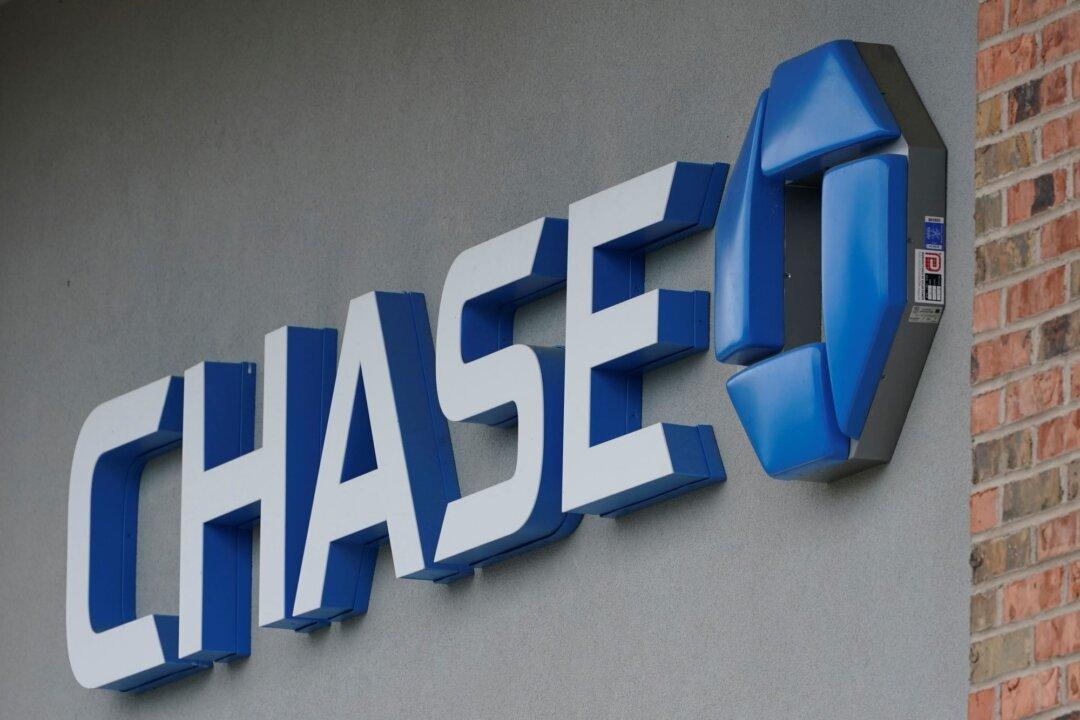 JPMorgan Chase Profits Jump 52 Percent Amid Banking Turmoil