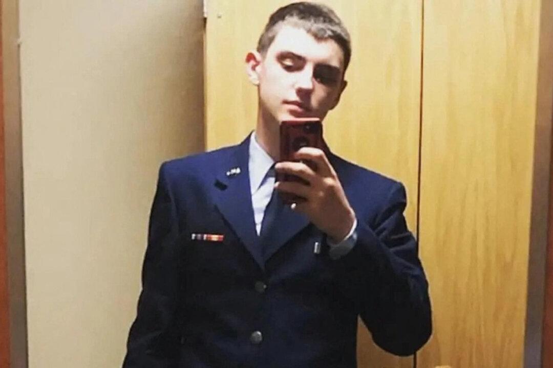 Suspected US Military Leaker Charged, Appears in Court