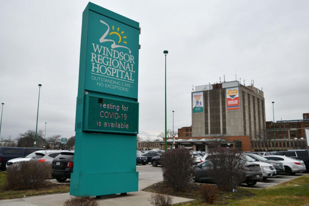 Some Ontario Hospitals and Health-Care Centres Relax Masking Rules for Staff, Patients