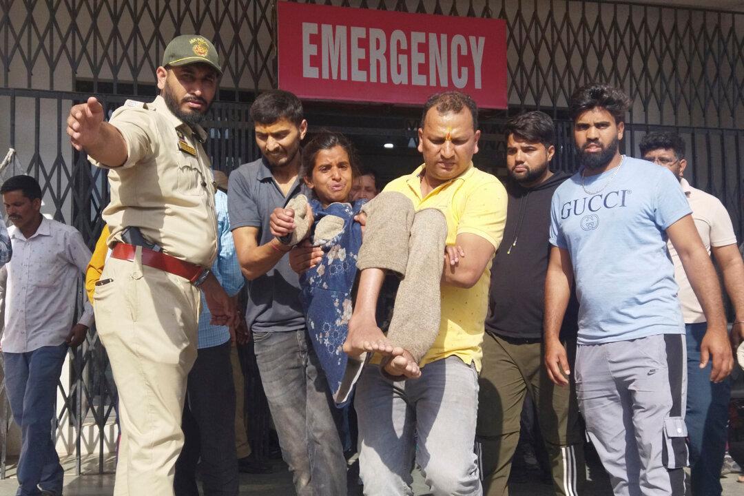 Bridge Collapse in Kashmir Kills Girl, Injures at Least 70