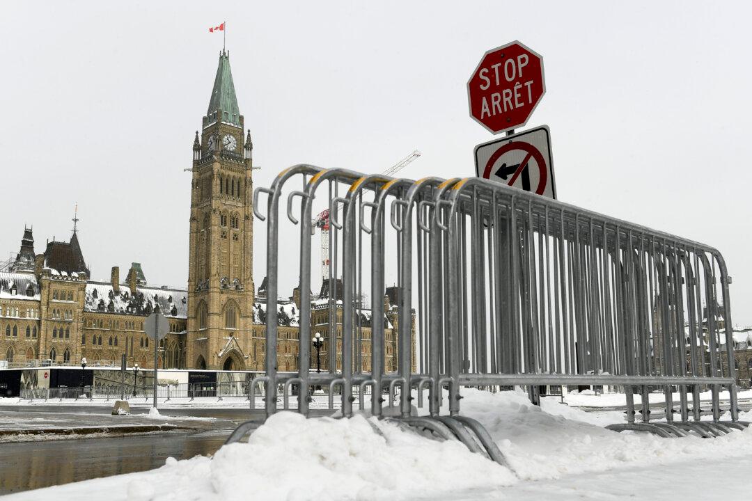 Ottawa Mayor Rejects Feds’ Offer to Take Over Wellington Street and Keep It Closed in Wake of Convoy Protest