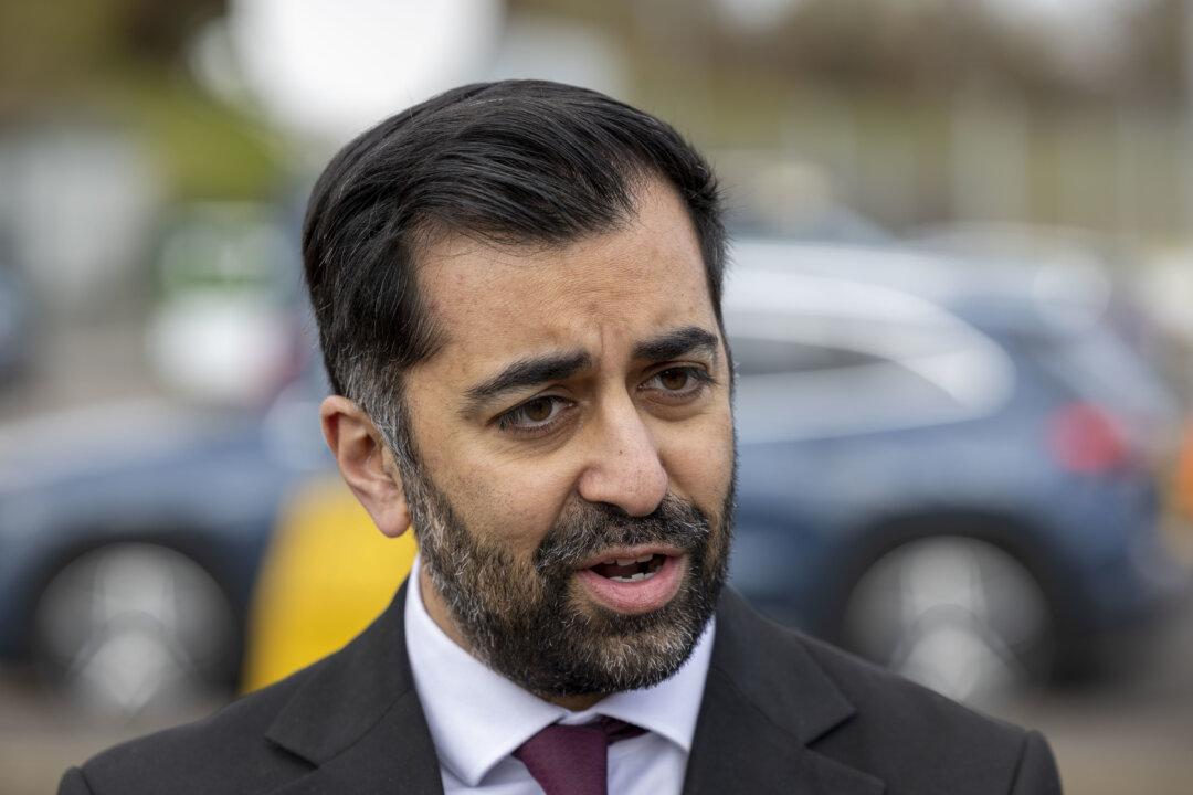 Yousaf Says SNP Not Close to Bankruptcy as Party Ruling Body Orders Governance Review