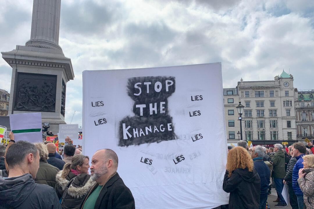 Hundreds Protest in London Against ULEZ Expansion