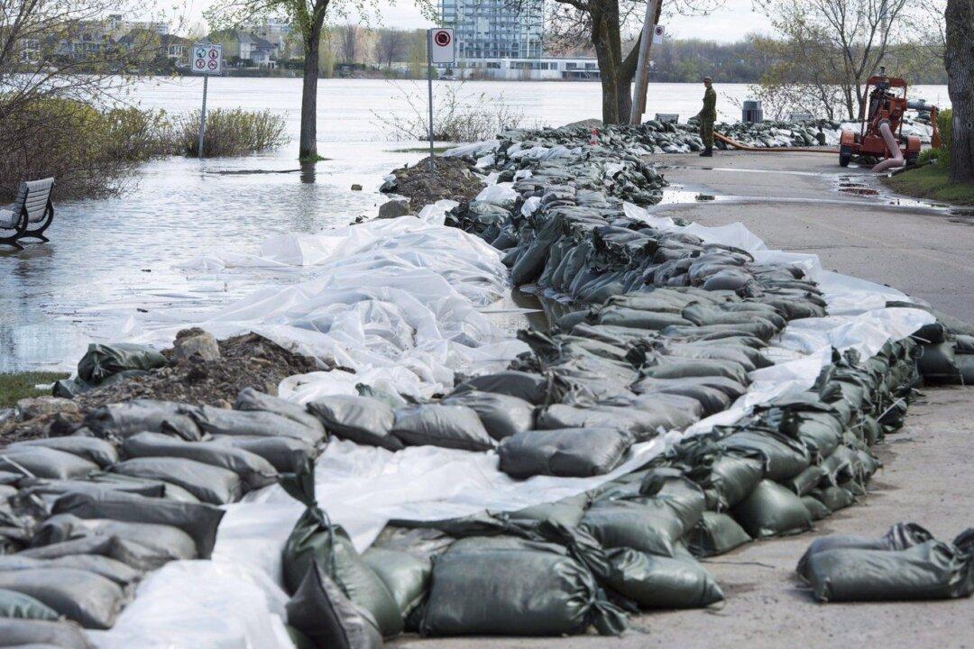 Spring Flooding: Some Montrealers Warned to Pack Emergency Kits, Protect Their Homes