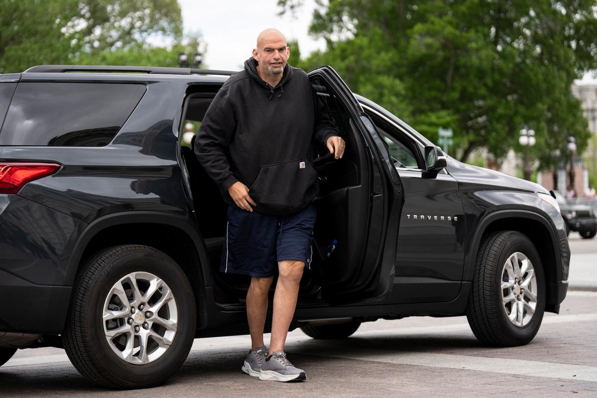 Fetterman’s Informal Senate Attire Causes Frustration on Both Sides of the Aisle on Capitol Hill