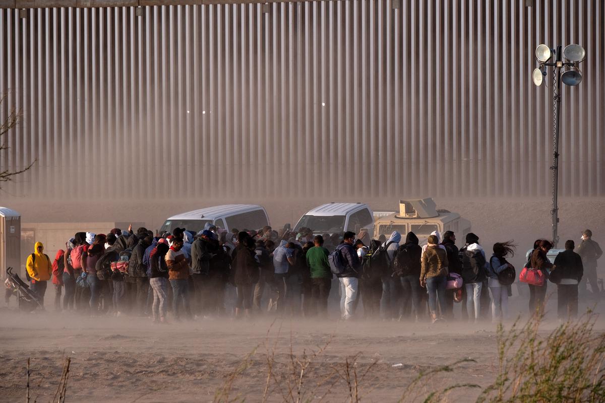 Illegal Immigrant Arrests at US-Mexico Border Jump as End of Emergency Powers Looms