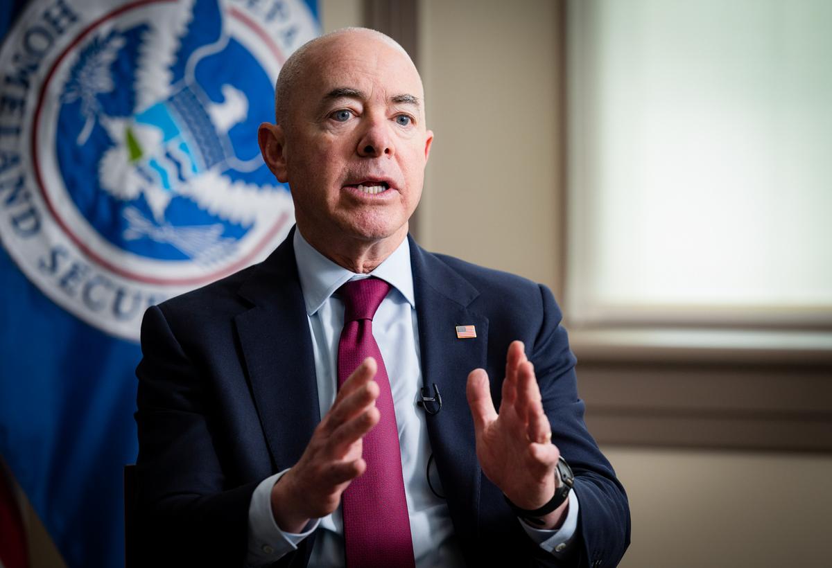 Democratic Lawmaker Urges Mayorkas to Work With GOP on Immigration Solution