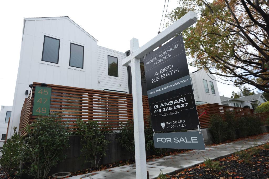 Number of US Homes for Sale Plunges to Lowest Level Since 2012