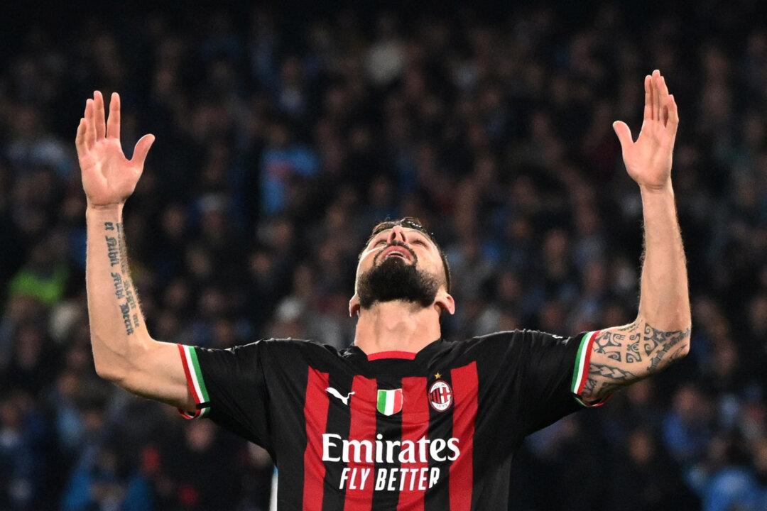 Giroud Sends Milan Into Semis Despite Late Napoli Rally