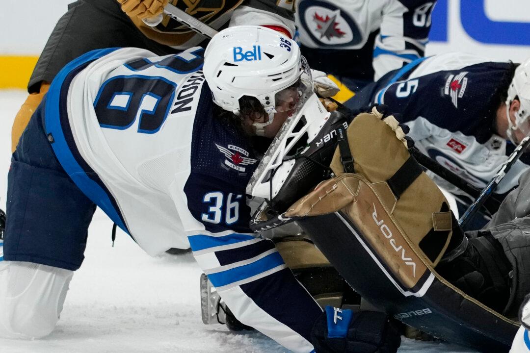 Winnipeg Jets Forward Barron Receives 75-plus Stitches After Skate to Face