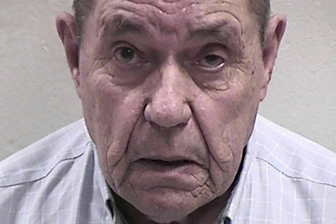 Kansas City Homeowner Charged in Shooting of Teen Released on Bond