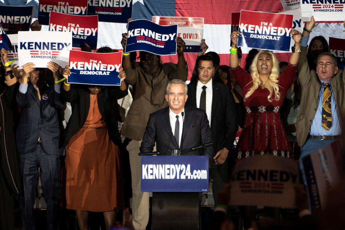 Robert F. Kennedy Jr. announces his 2024 presidential bid and Democratic primary challenge to President Joe Biden in Boston, Mass., on April 19, 2023. (Madalina Vasiliu/The Epoch Times)