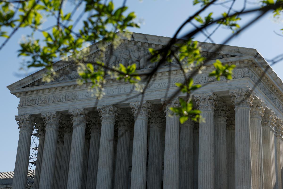 Supreme Court Temporarily Extends Access to Abortion Pill Mifepristone