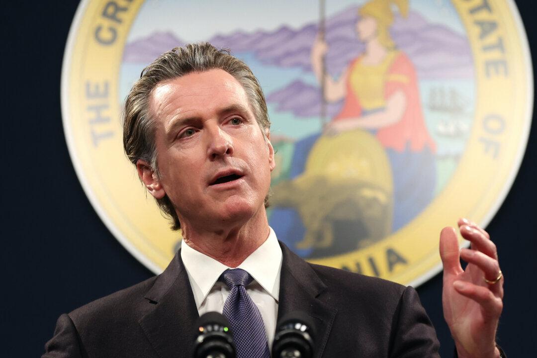 California’s Gavin Newsom to Sit for Sean Hannity Interview