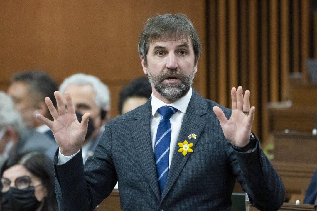 Guilbeault Says Ottawa is ‘Bending the Emission Curve’ After Environment Commissioner Criticizes Lack of Tracking