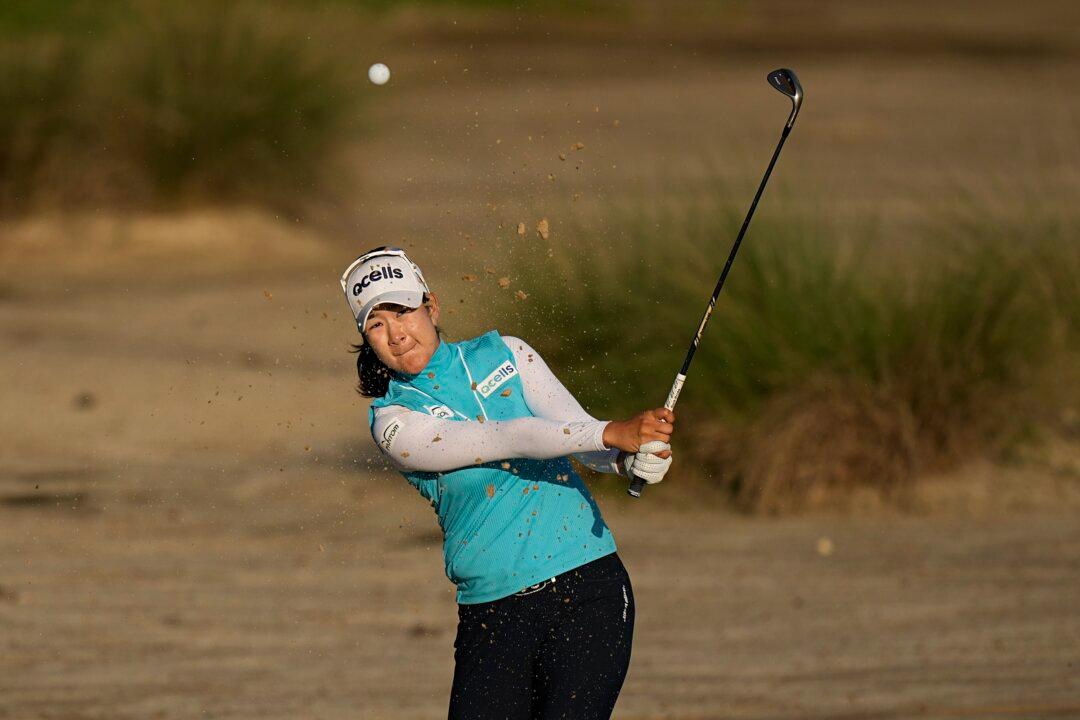 A Lim Kim Shoots 7-under 65, Leads Rain-Delayed Chevron