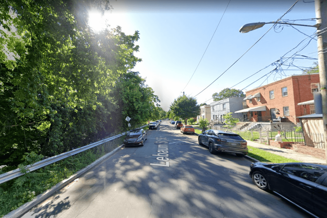 Police: 8 People, Including Girl, Wounded in 2 DC Shootings