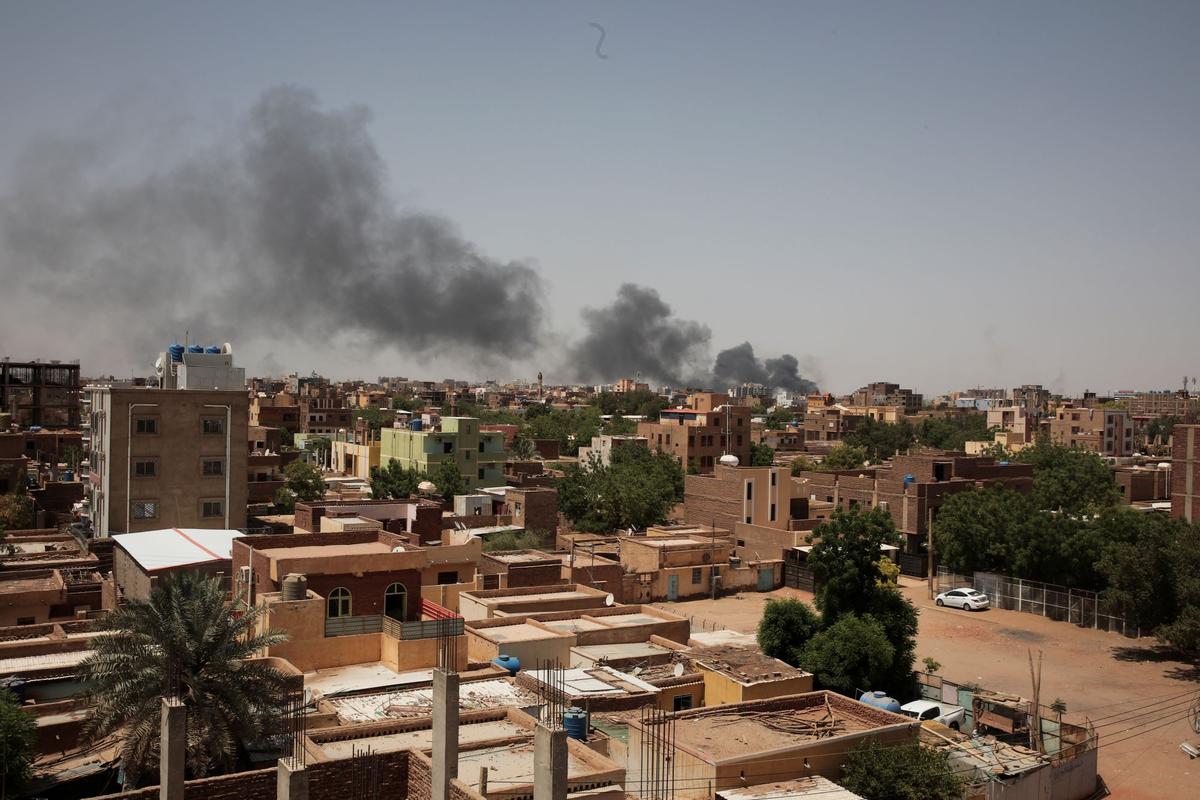 UK Exploring ‘All Routes’ to Evacuate Britons Trapped in War-Torn Sudan