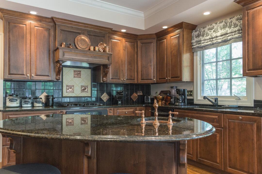 Modern Farmhouse Style Still Going Strong. Here Are Some Tips on How to Incorporate It